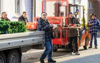 Weihnachtsbeleuchtung wieder abgehängt – vielen Dank an die freiwilligen Helfer 3 Weihnachtsdekoration abhangen